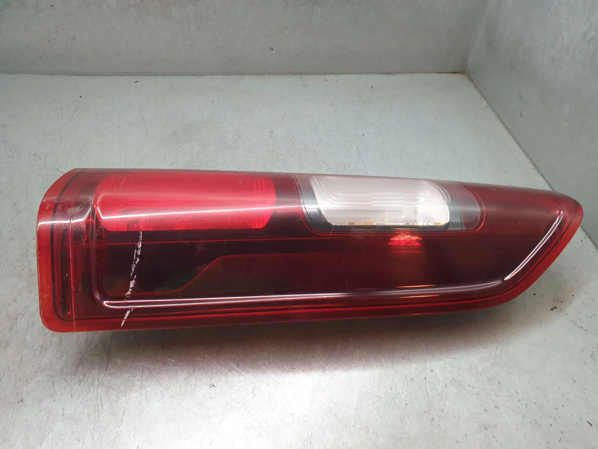 Feu arrière Droite FIAT Talento Combi (296_) Imagem-1