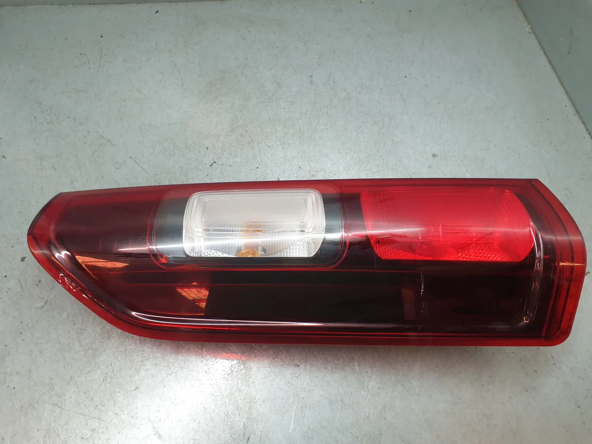 Feu arrière Gauche FIAT Talento Combi (296_) Imagem-1