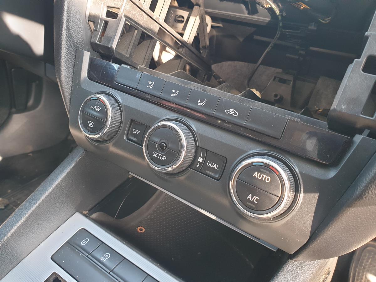 Climate control SKODA Octavia III Break (5E5)