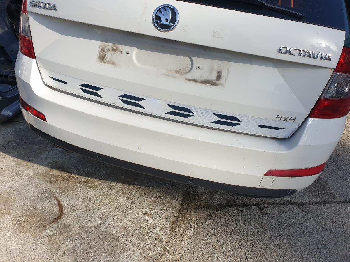 Reforço pára-choques trás SKODA Octavia III Break (5E5)