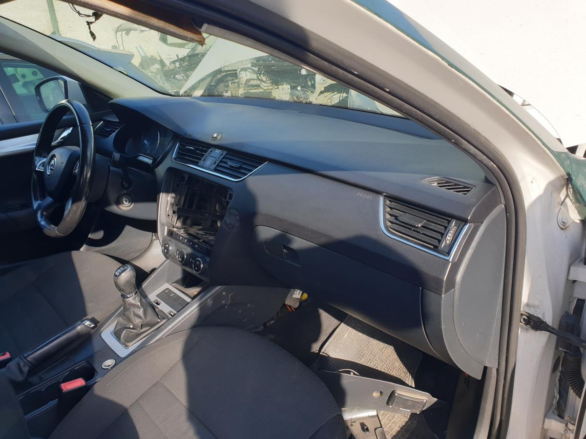 Tablier SKODA Octavia III Break (5E5)