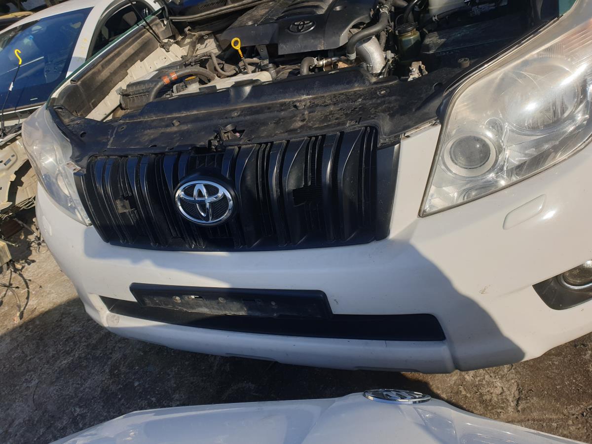 Reforço pára-choques frente TOYOTA Land Cruiser (_J15_)