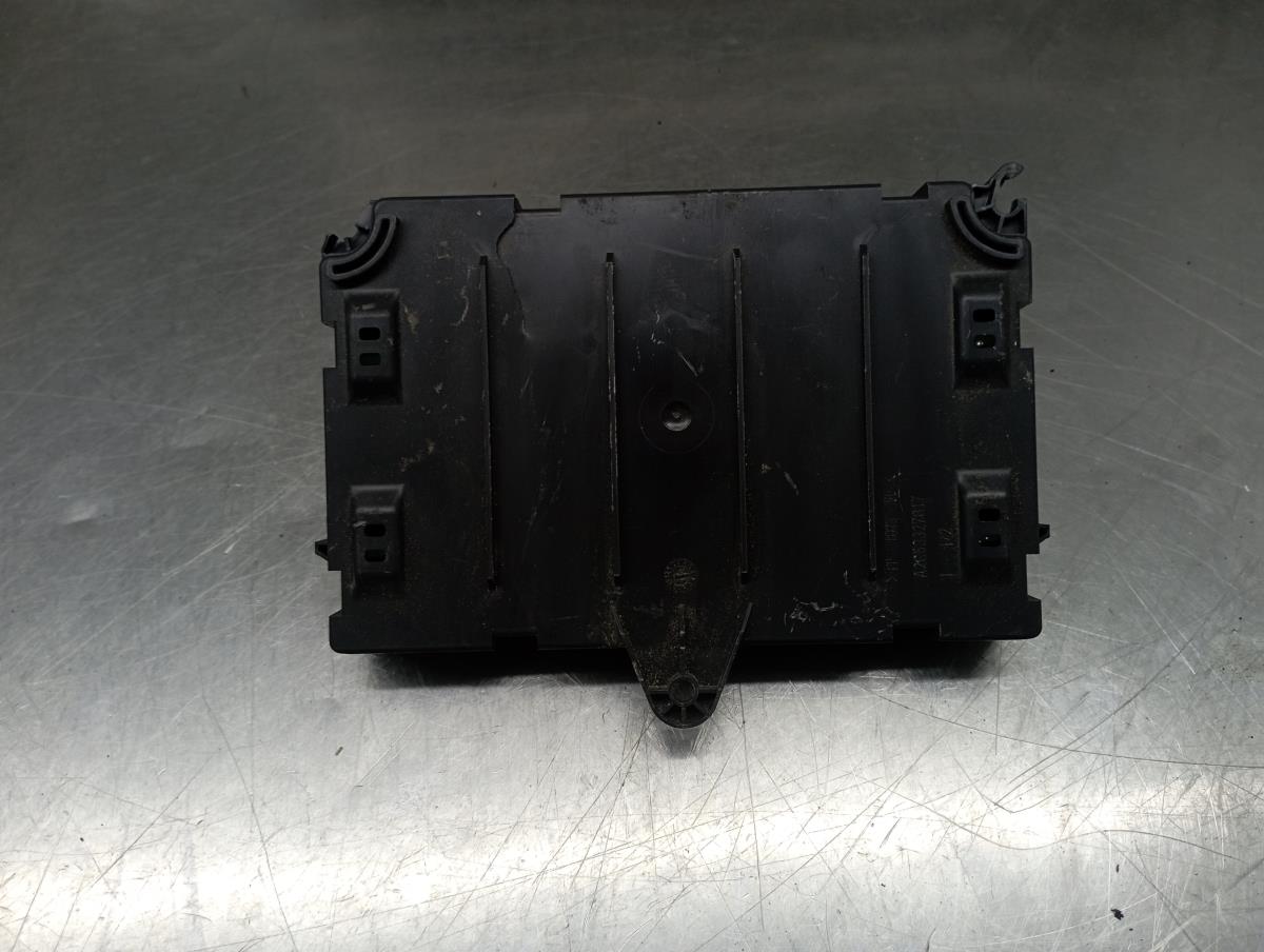 Module de confort PEUGEOT 308 III Imagem-1