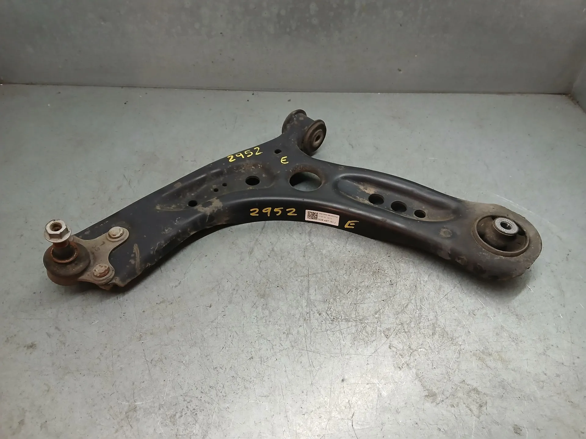 Brazo suspensión delantero izquierdo VOLKSWAGEN Golf VII (5G1, BQ1, BE1, BE2)