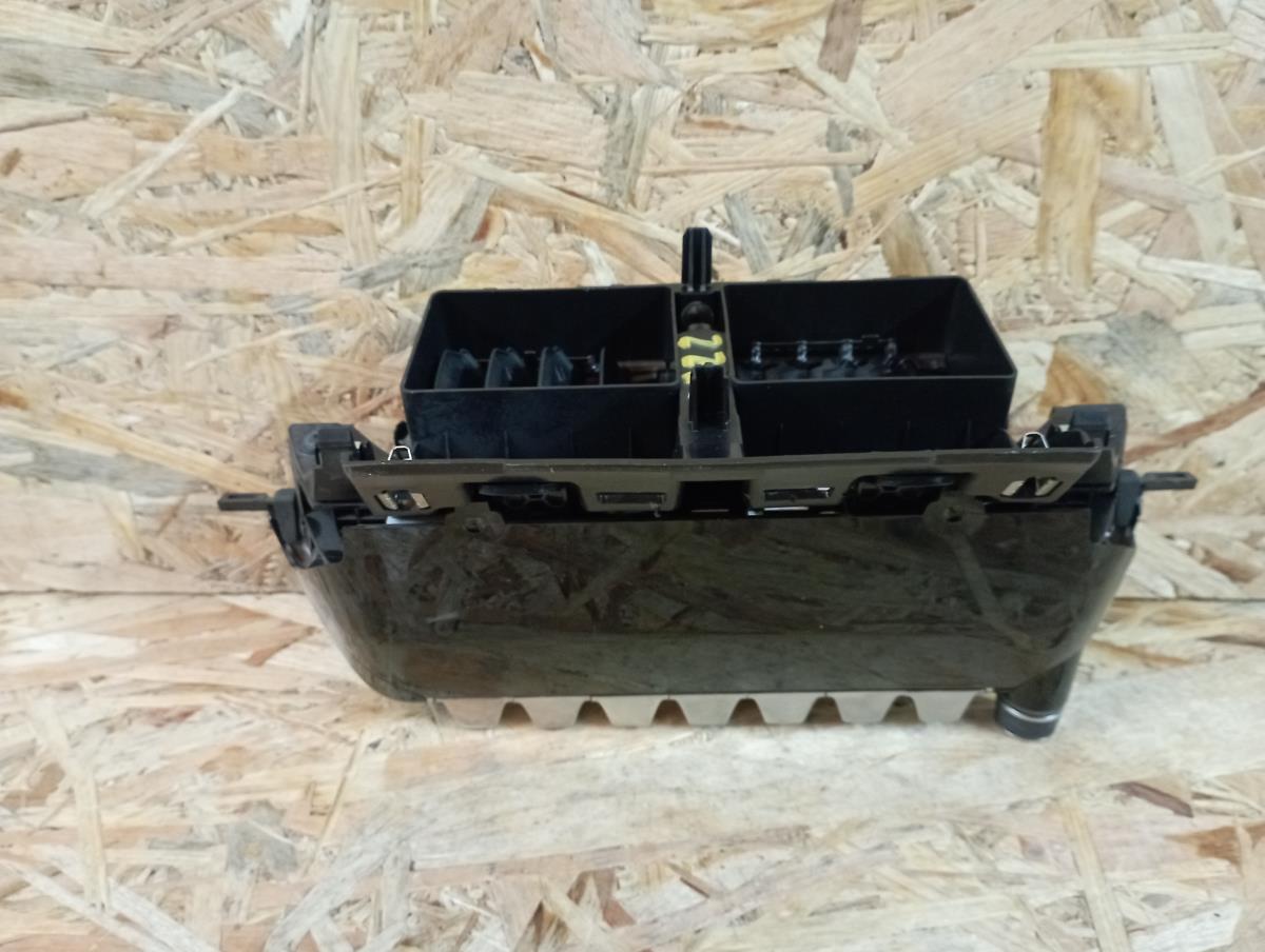 Commande de radio PEUGEOT 2008 II (U_) Imagem-2