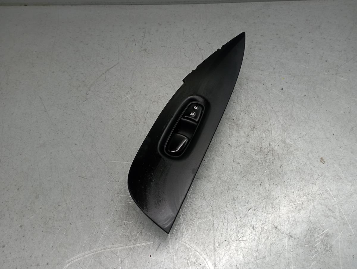Mando / interruptor elevalunas delantero derecho NISSAN Qashqai II (J11)