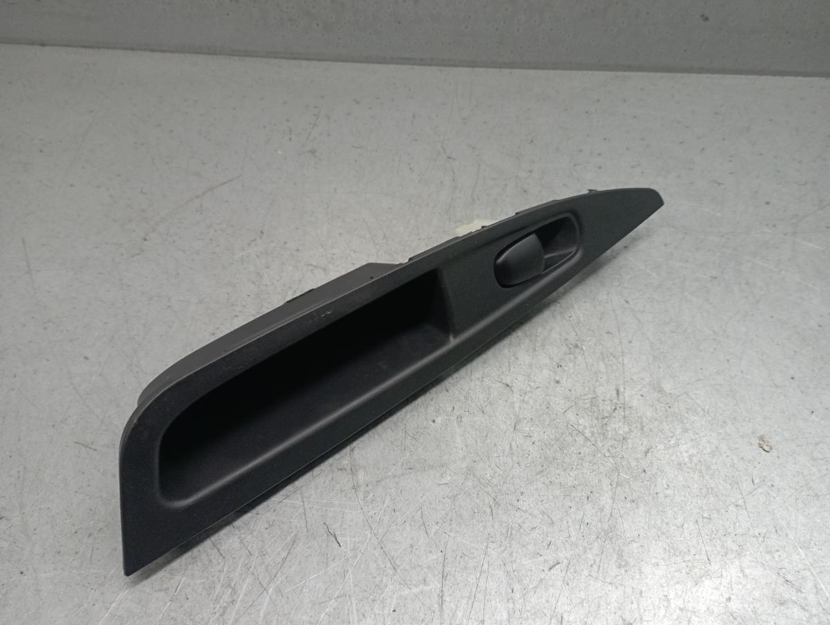 Mando / interruptor elevalunas trasero derecho NISSAN Qashqai II (J11)