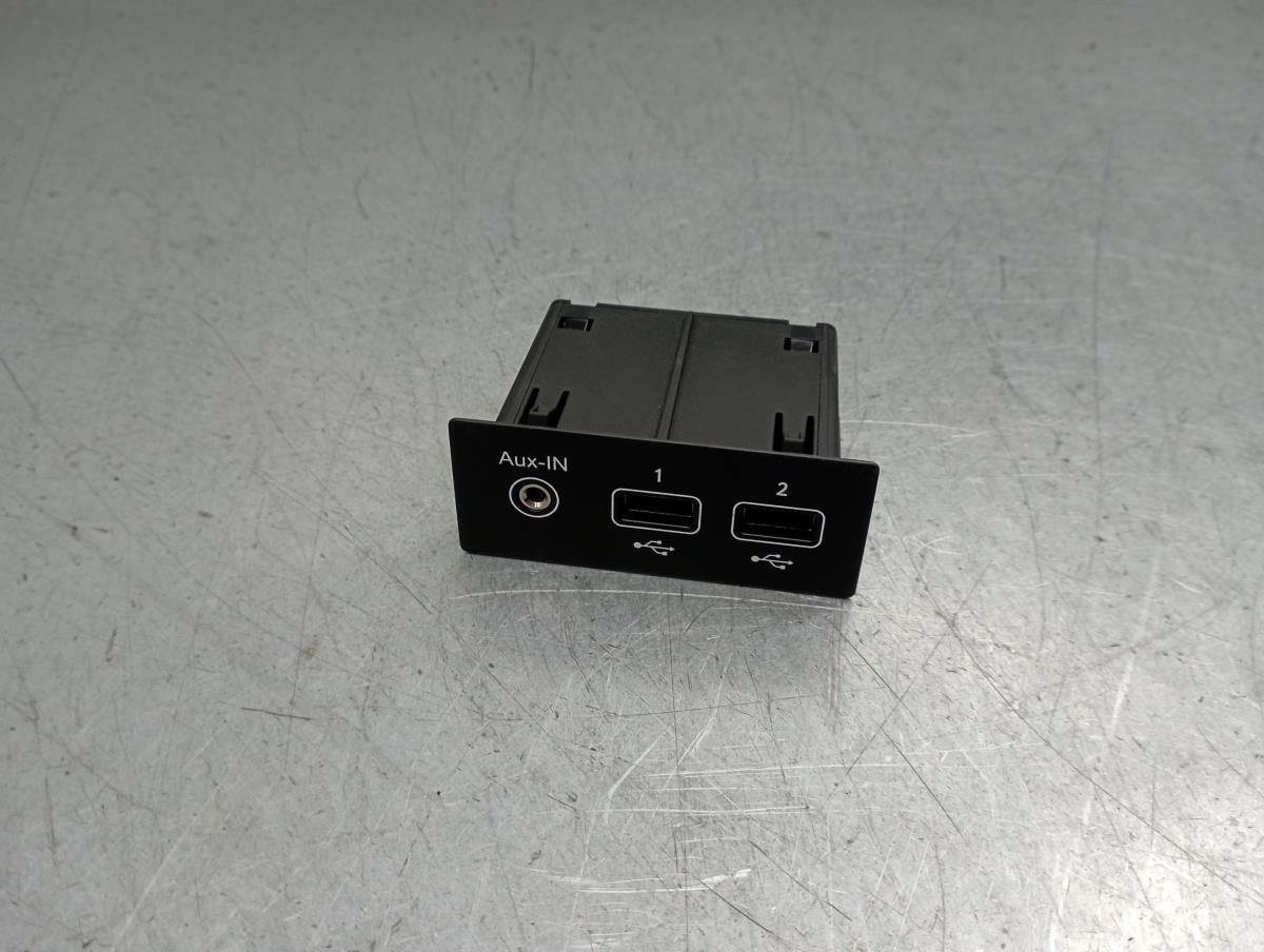 Módulo USB / AUX / IPOD RENAULT Clio V (BF_)