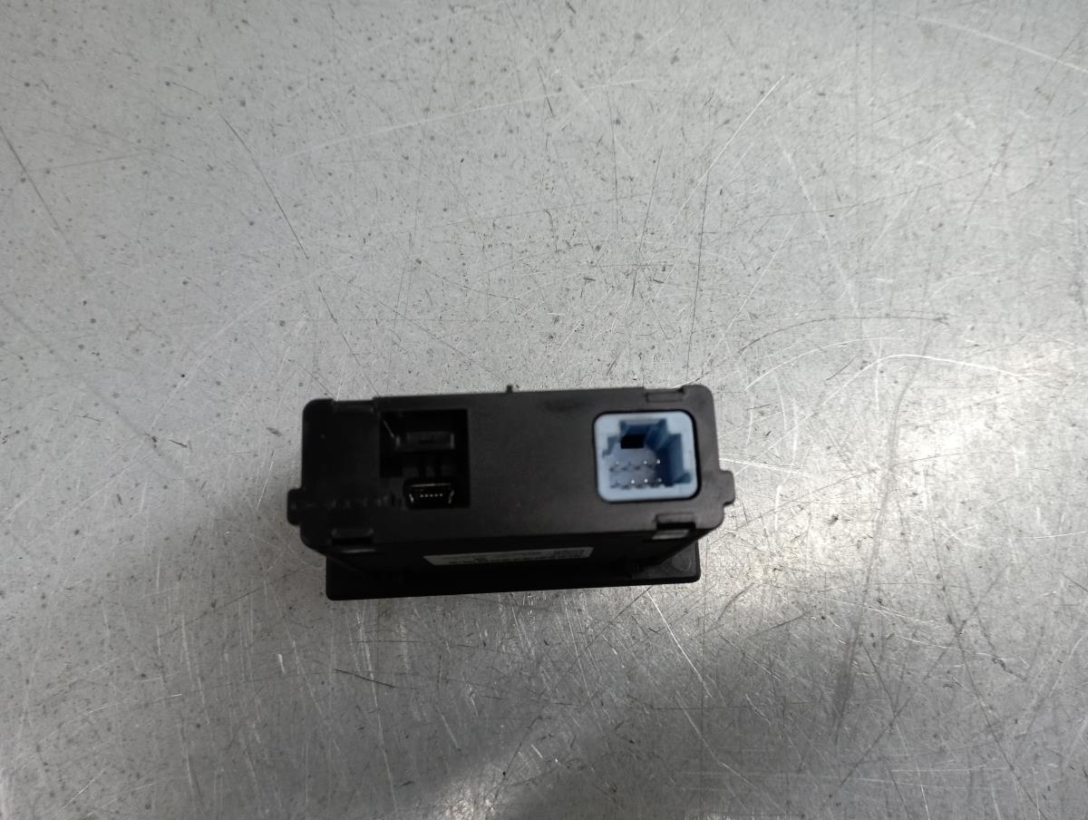 Módulo USB / AUX / IPOD RENAULT Clio V (BF_) Imagem-2