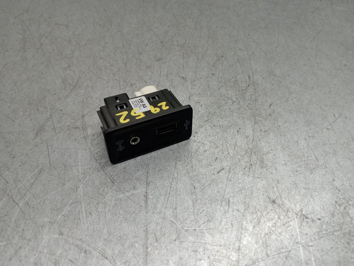Módulo USB / AUX / IPOD VOLKSWAGEN Golf VII (5G1, BQ1, BE1, BE2)