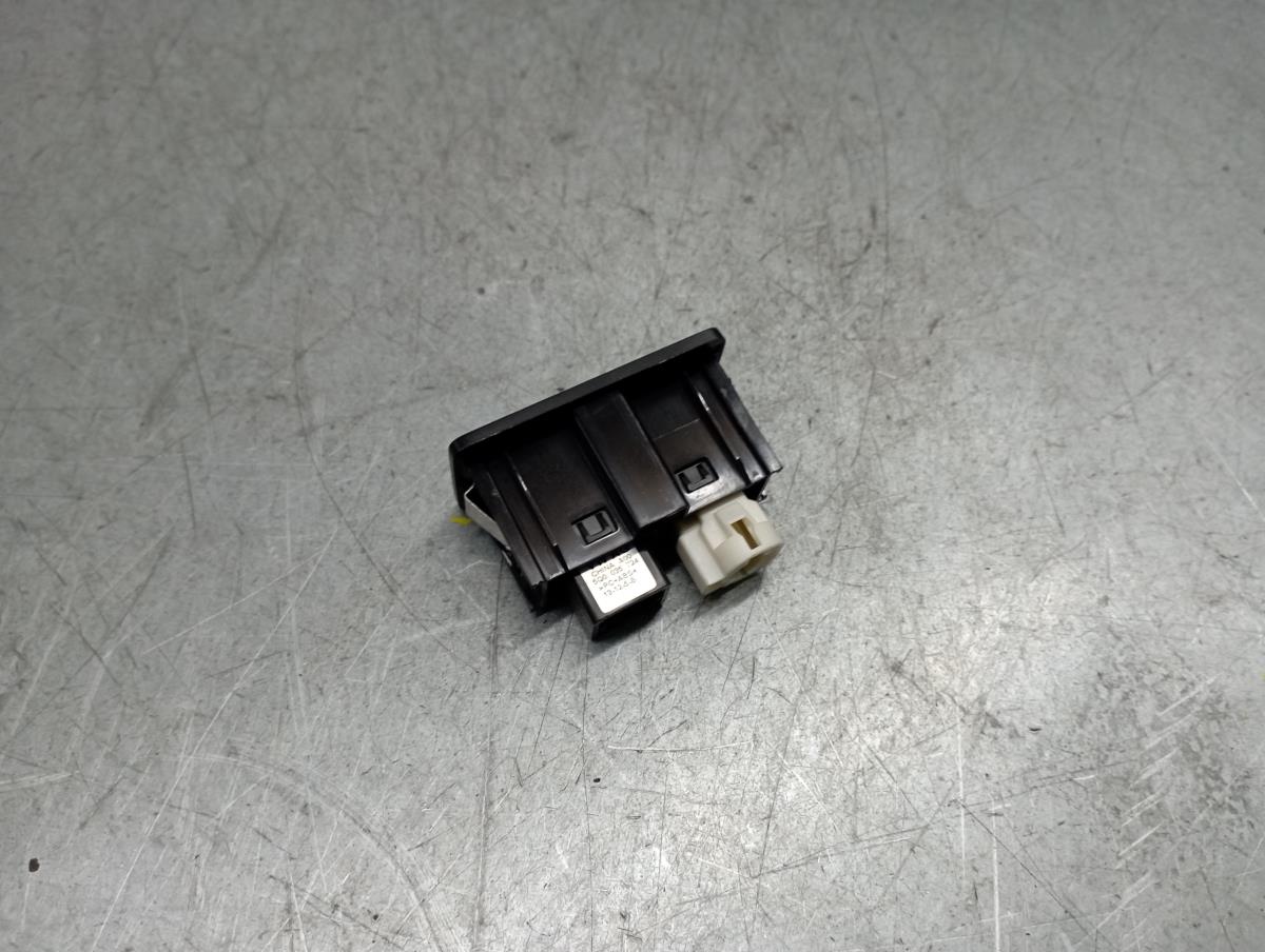 Módulo USB / AUX / IPOD VOLKSWAGEN Golf VII (5G1, BQ1, BE1, BE2) Imagem-1