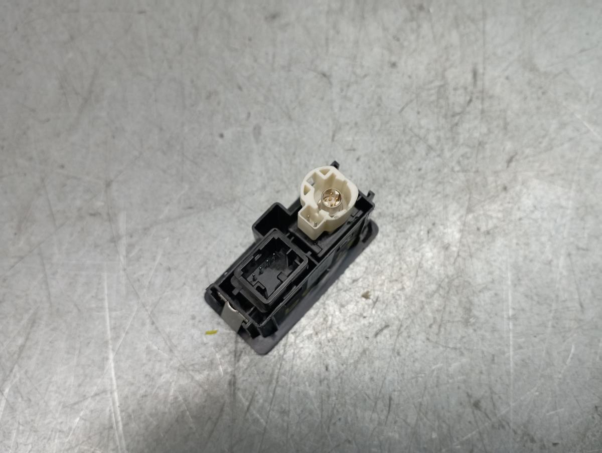 Módulo USB / AUX / IPOD VOLKSWAGEN Golf VII (5G1, BQ1, BE1, BE2) Imagem-2