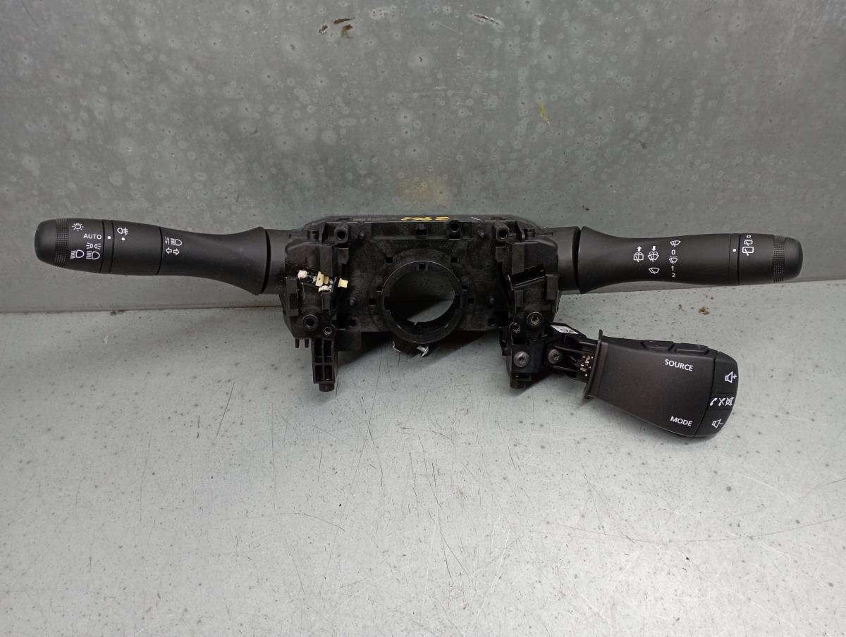 Light and wiper lever set DACIA Sandero III