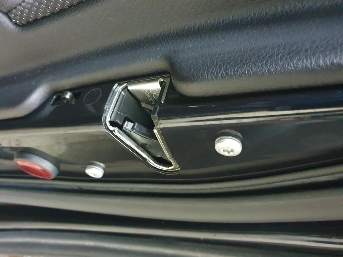 Cerradura / cierre puerta trasera derecha BMW 5 (F10)