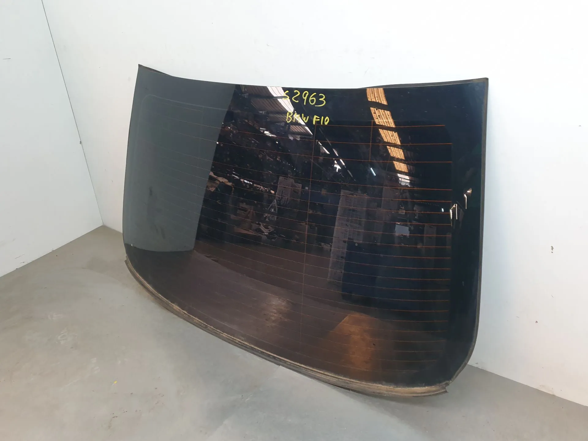  Rear windscreen BMW 5 (F10) Imagem-1