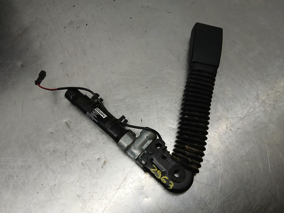 Pretensor cinturón Delantero Derecho BMW 5 (F10) Imagem-1