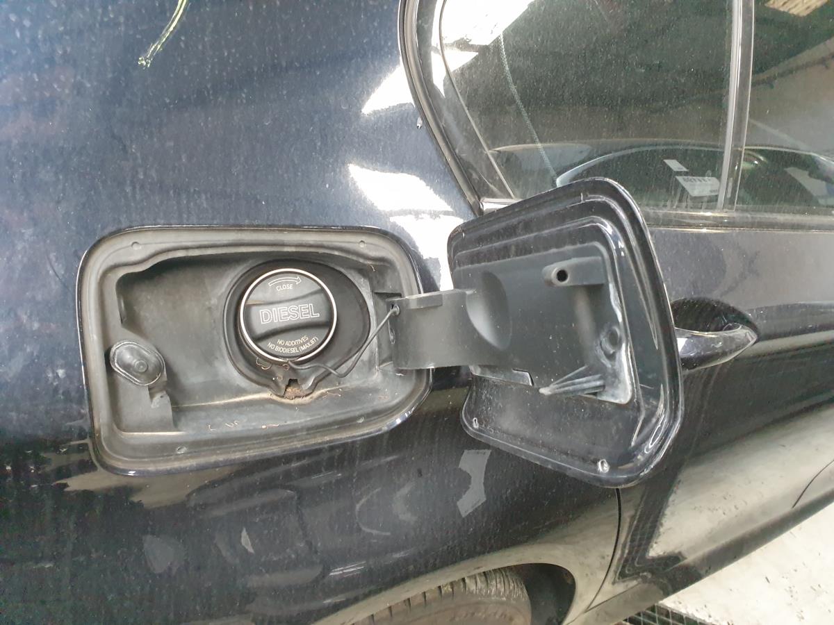 Tapa exterior combustible BMW 5 (F10) Imagem-1