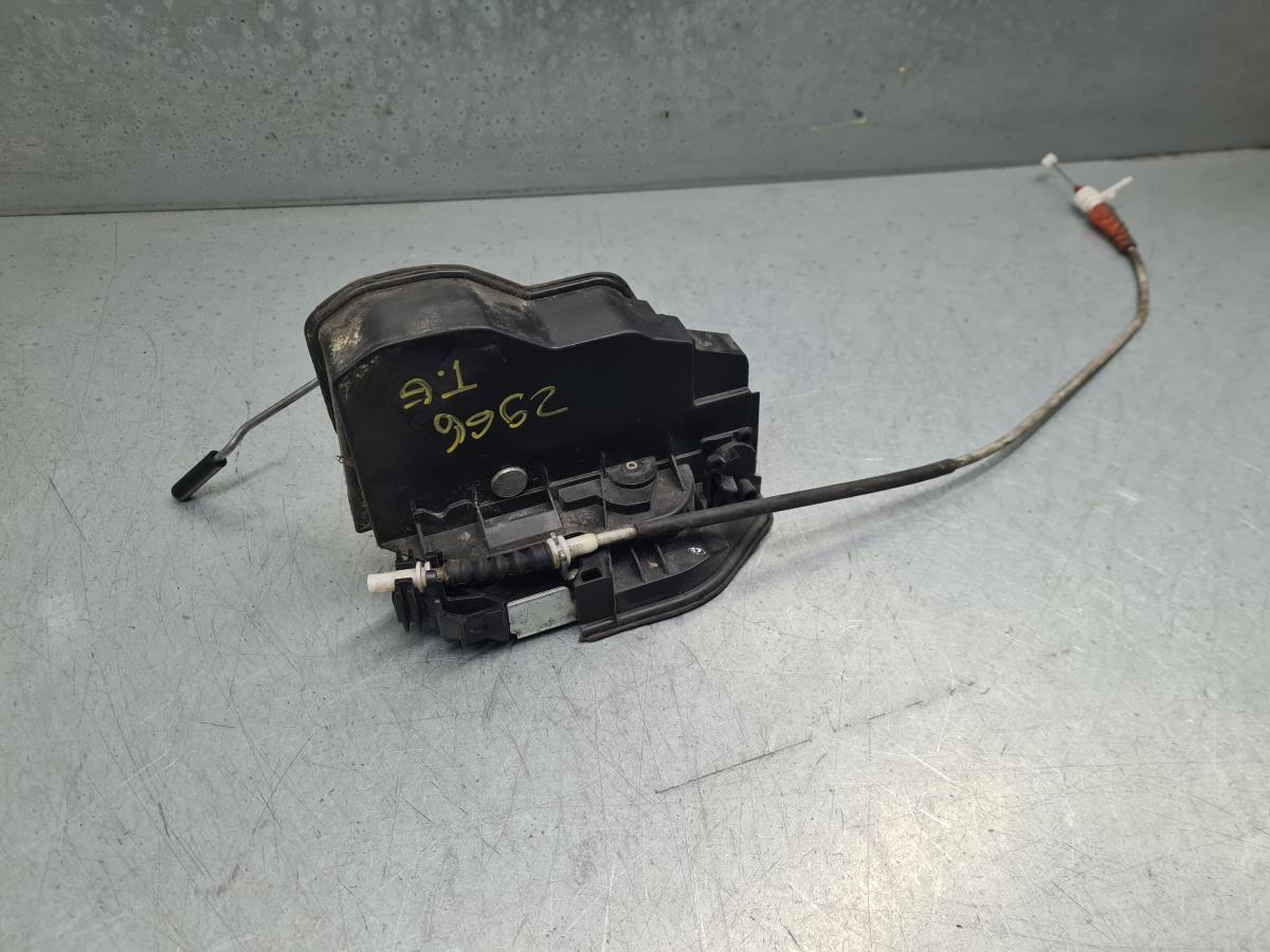 Fechadura / fecho porta trás esquerdo BMW 1 (F20)