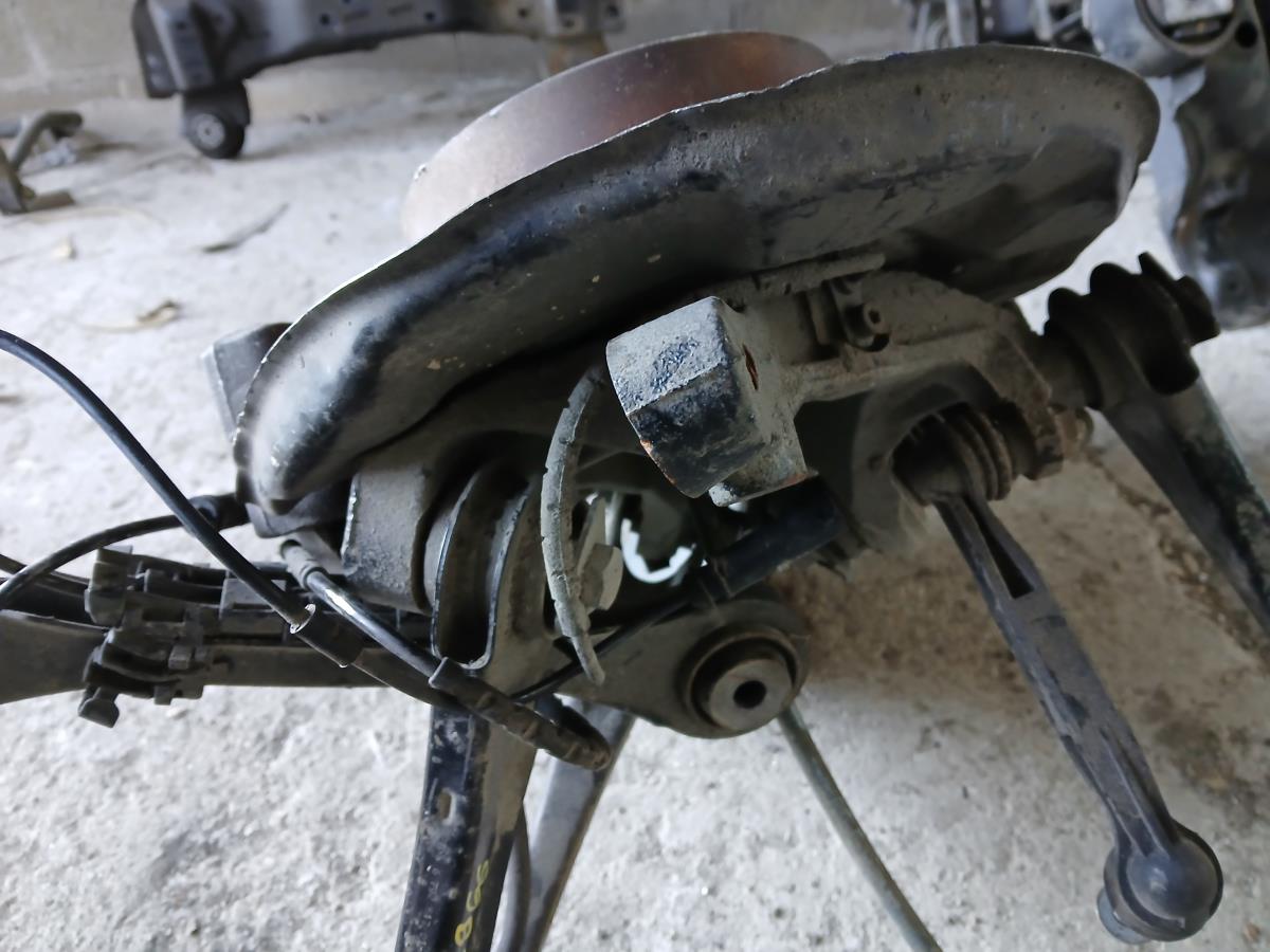 Mangueta trasera derecha BMW 1 (F20) Imagem-1