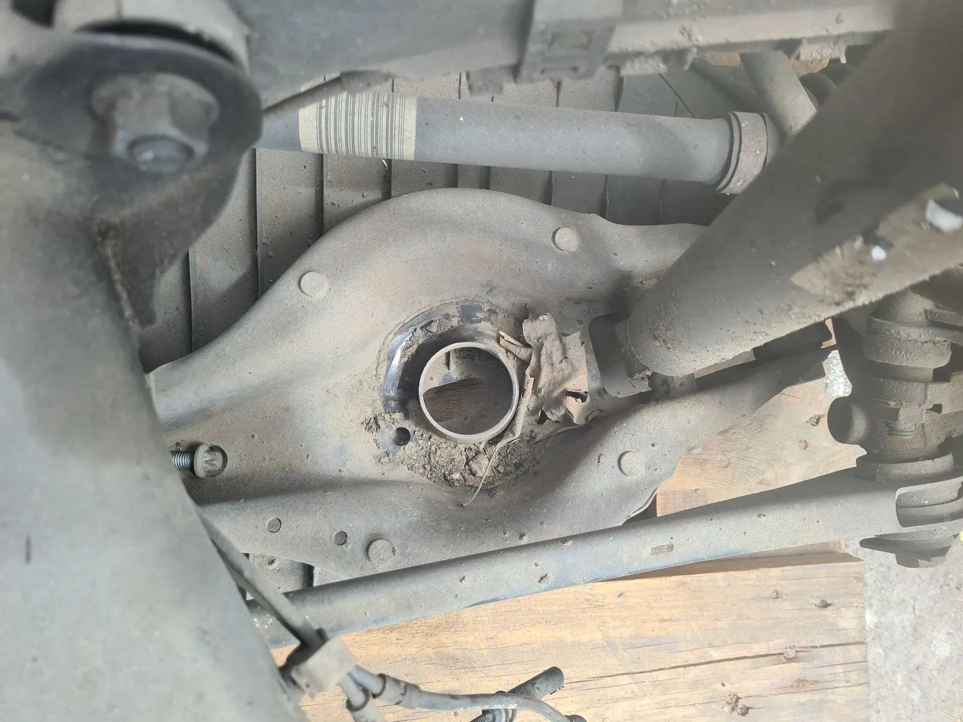 Brazo suspensión trasero derecho BMW 1 (F20)