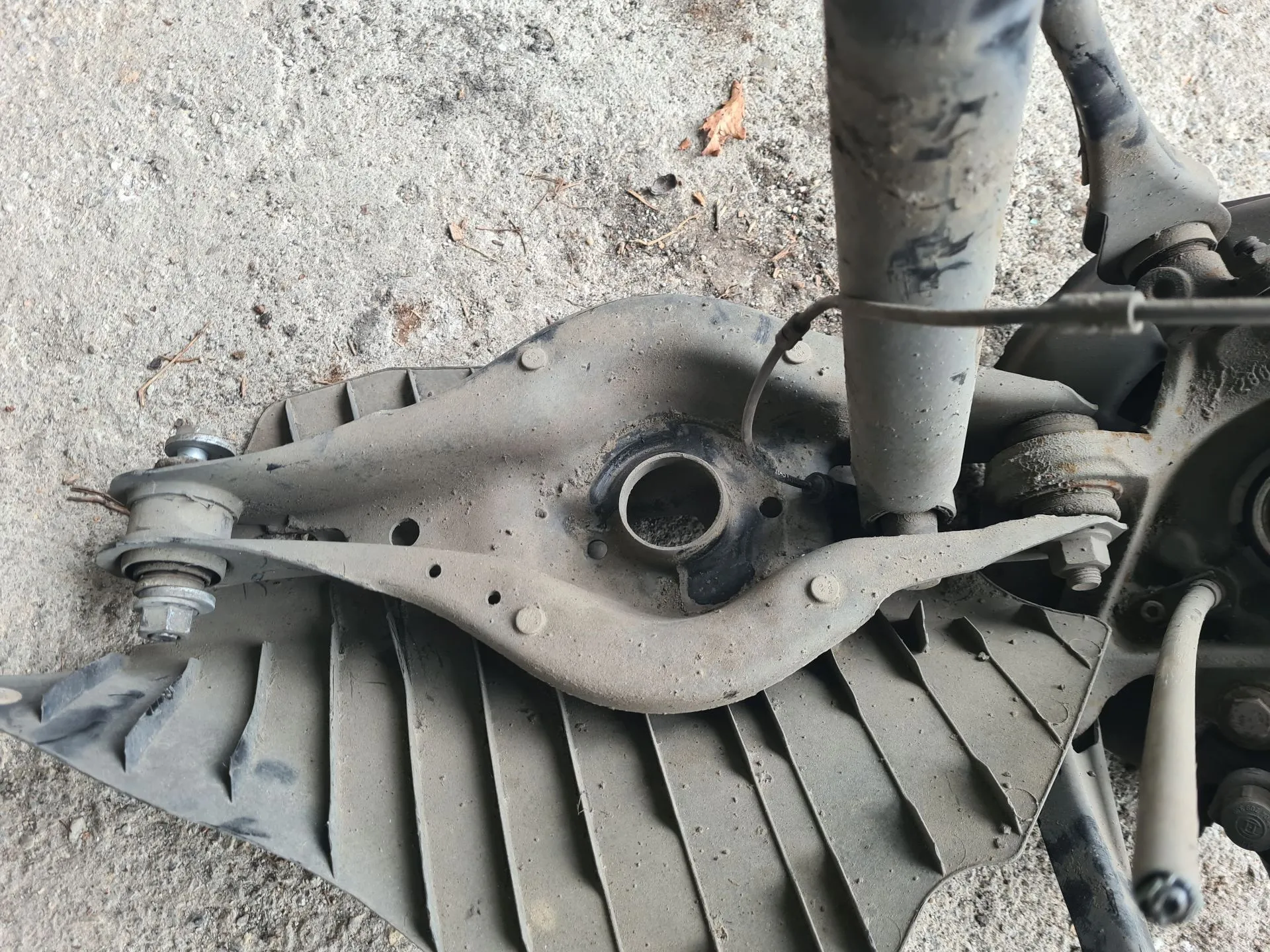 Left rear suspension arm BMW 1 (F20)