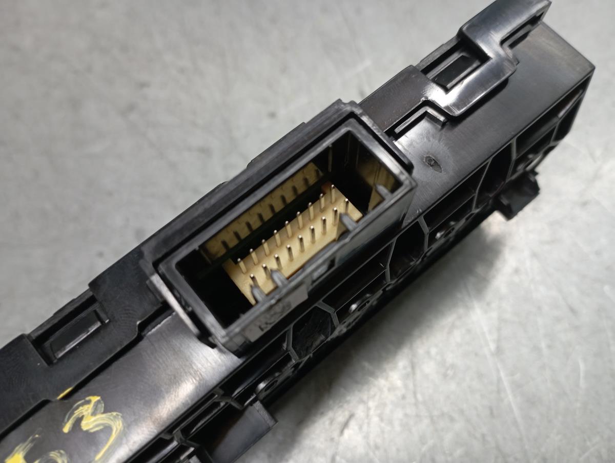 Pulsanti luci di emergenza RENAULT Clio V (BF_) Imagem-2