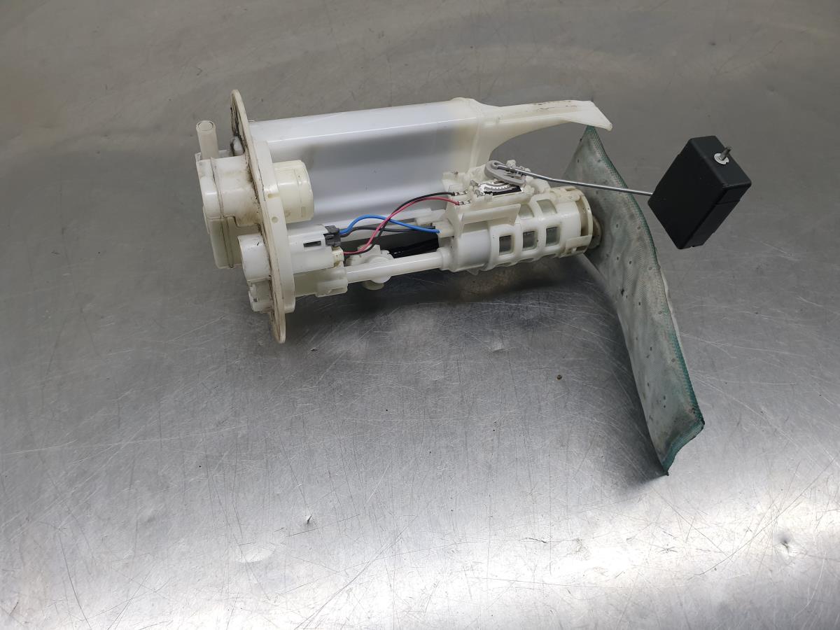 Bomba de combustível TOYOTA Yaris (_P13_)