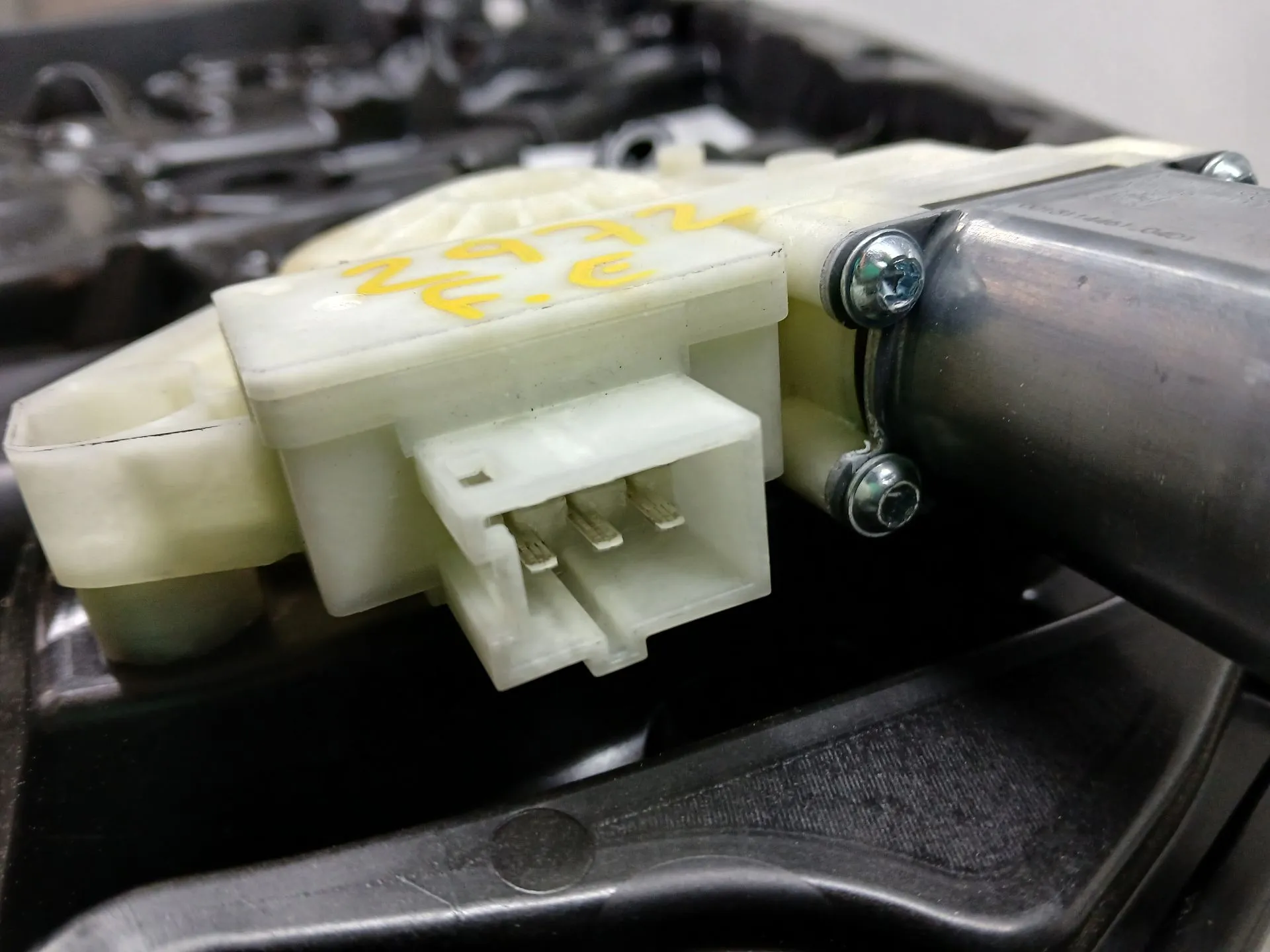 Lève-vitre avant gauche MERCEDES-BENZ Classe C Carrinha (S205) Imagem-2