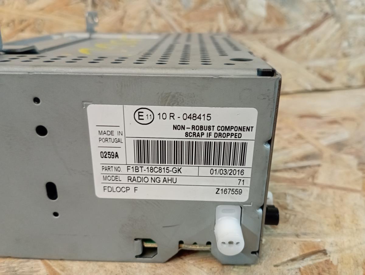 Kit Auto-rádio FORD Focus III Imagem-4