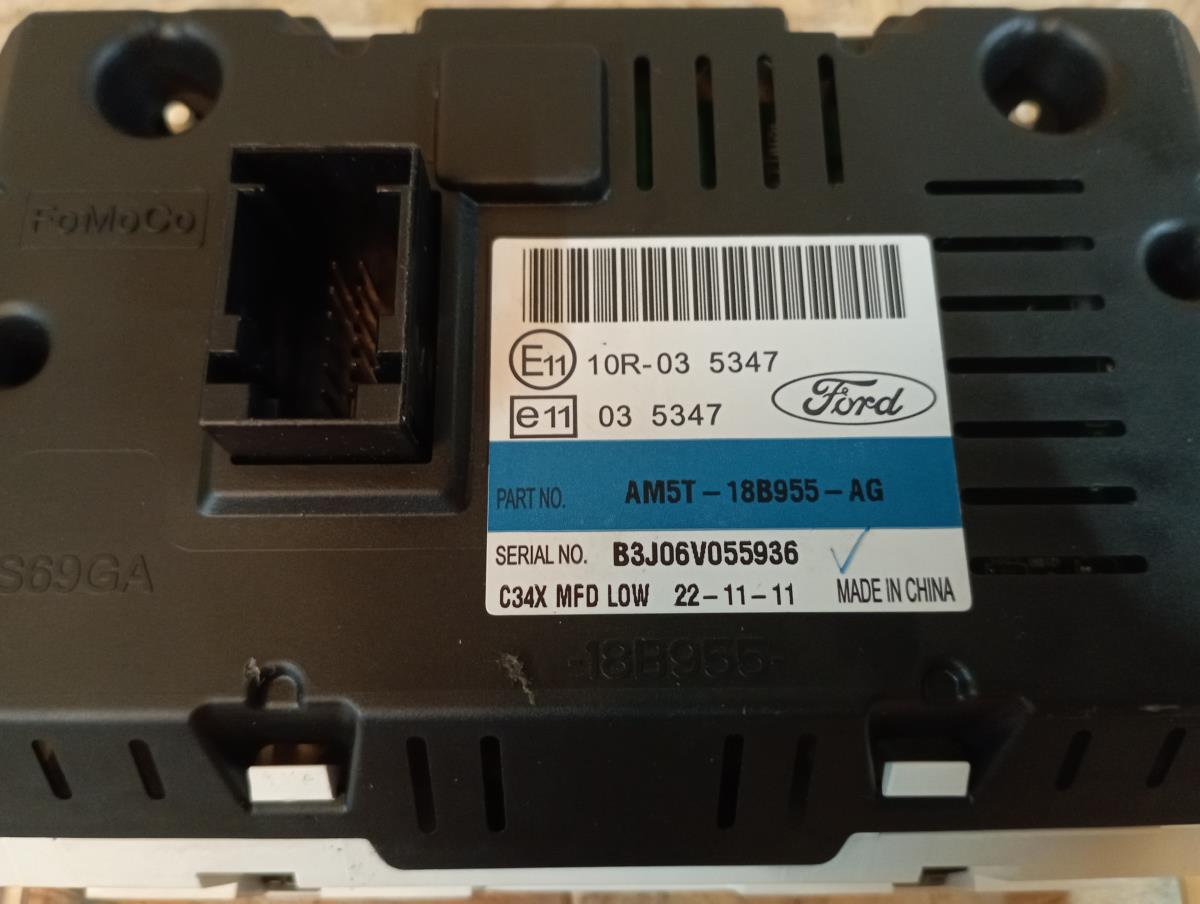 Kit Auto-rádio FORD Focus III Imagem-9