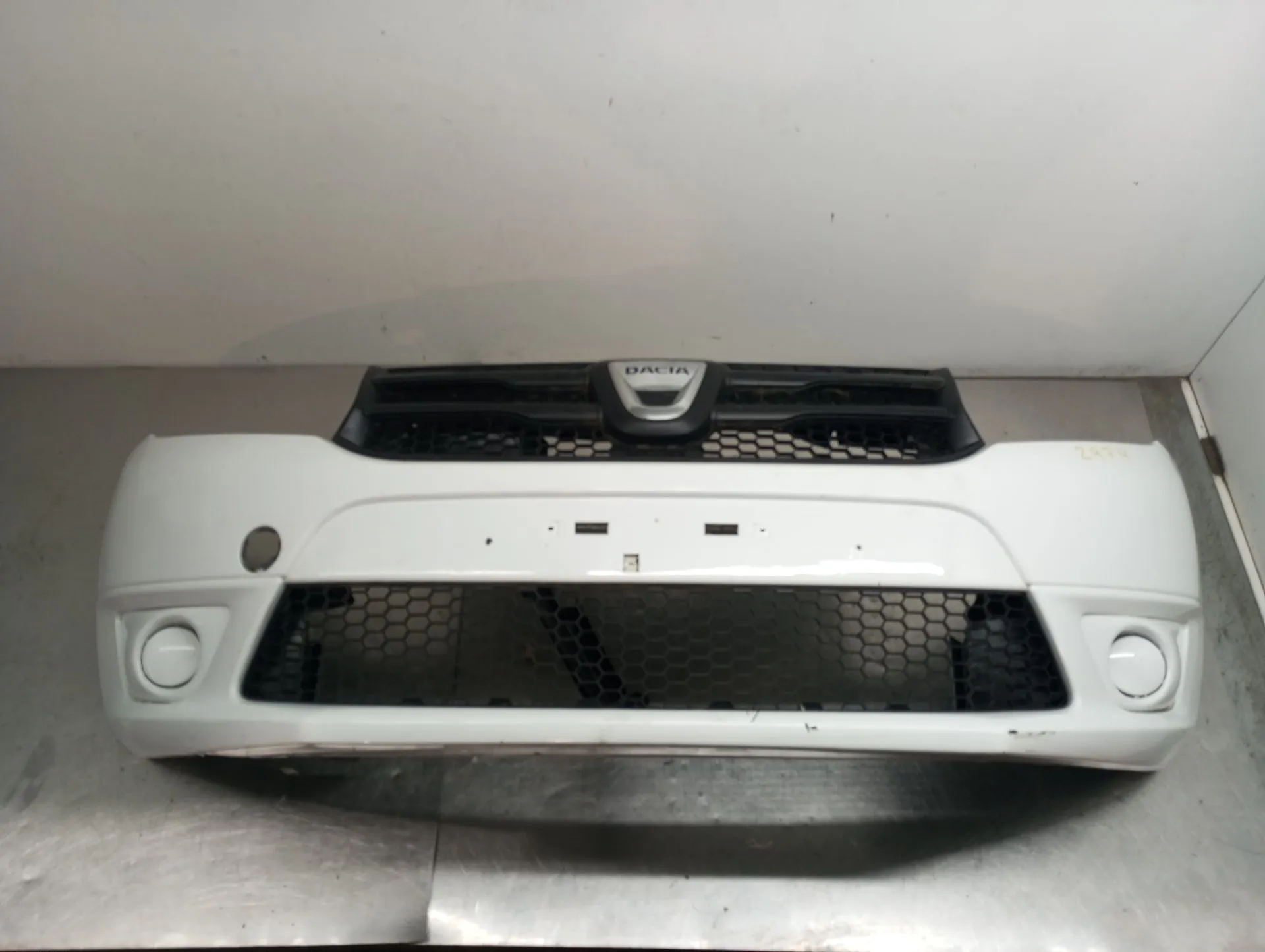 Pára-choques frente DACIA Logan II Sedan (4S_)