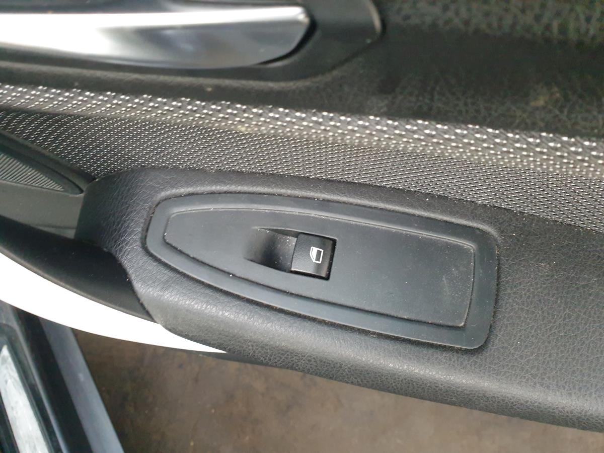 Mando / interruptor elevalunas delantero derecho BMW 1 (F20)