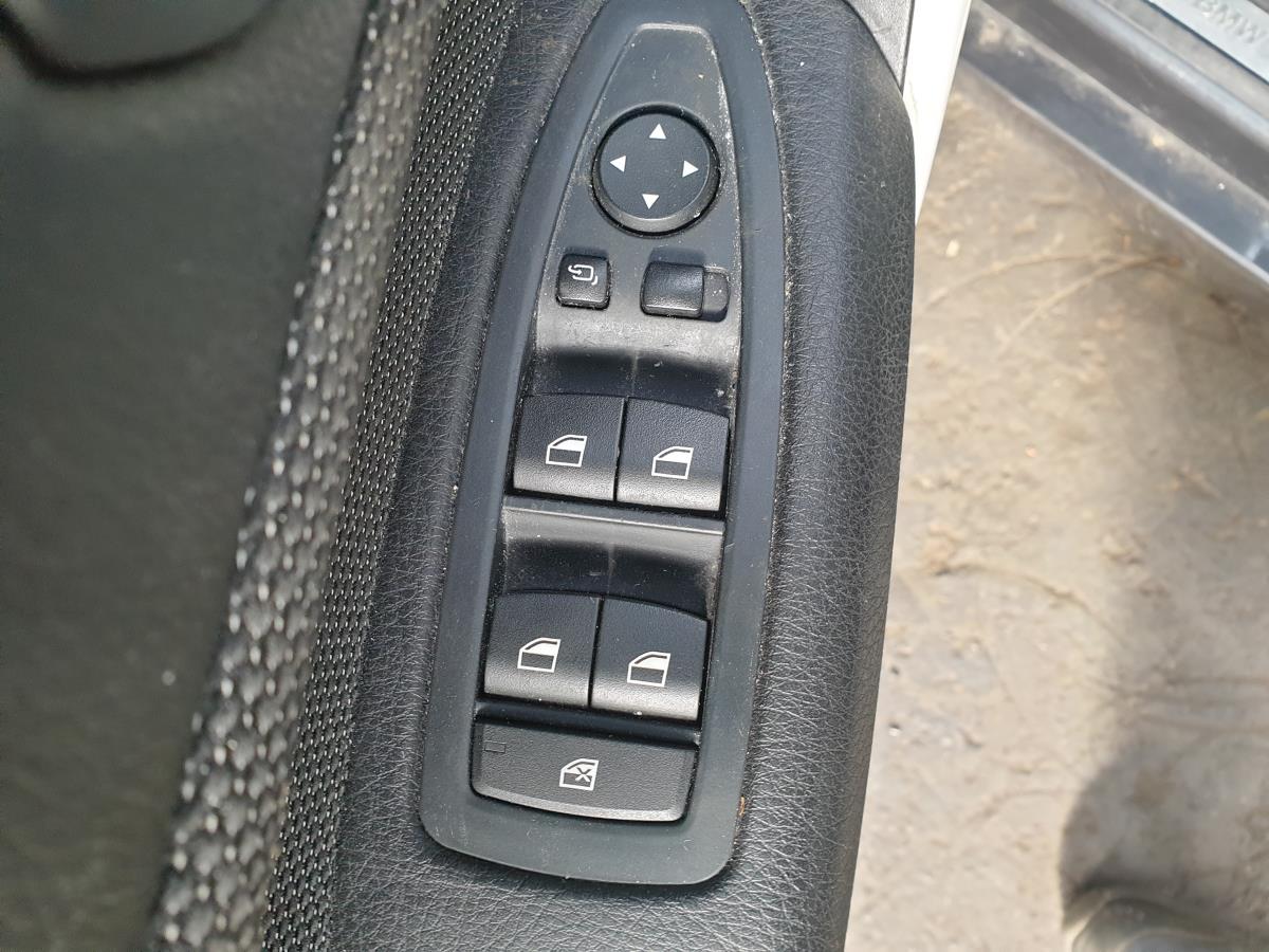 Comando / botão / interruptor vidros frente esquerdo BMW 1 (F20)