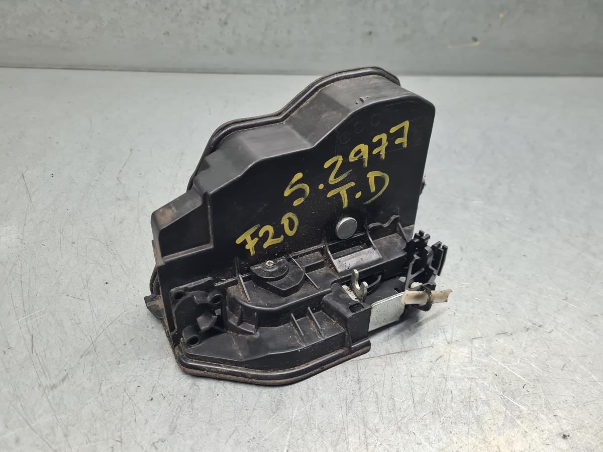 Fechadura / fecho porta trás direito BMW 1 (F20)