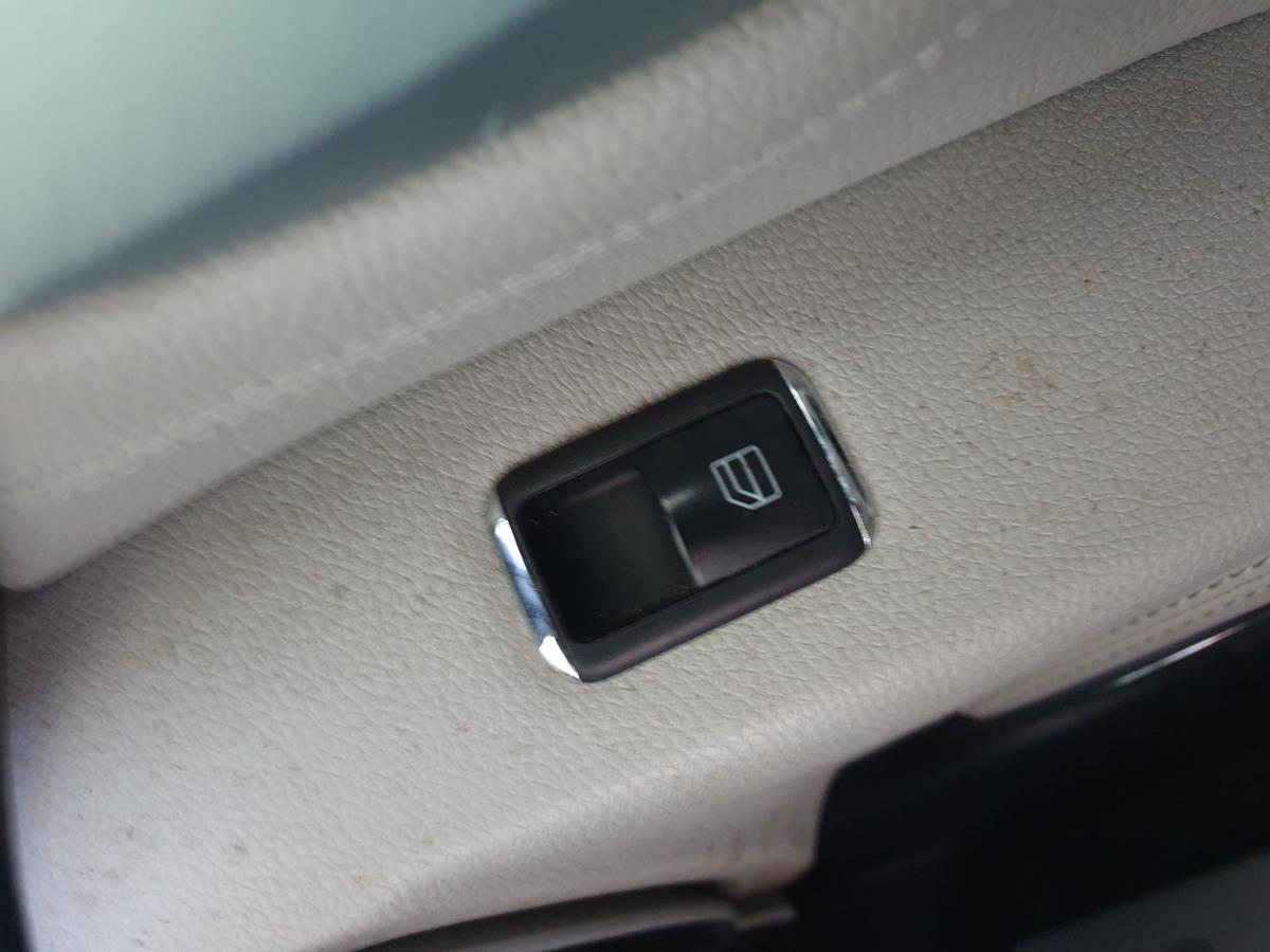 Mando / interruptor elevalunas delantero derecho MERCEDES-BENZ Classe C Carrinha (S204)