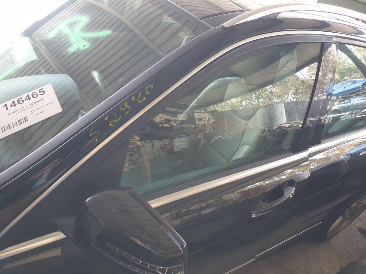 Left front door glass MERCEDES-BENZ Classe C Carrinha (S204)