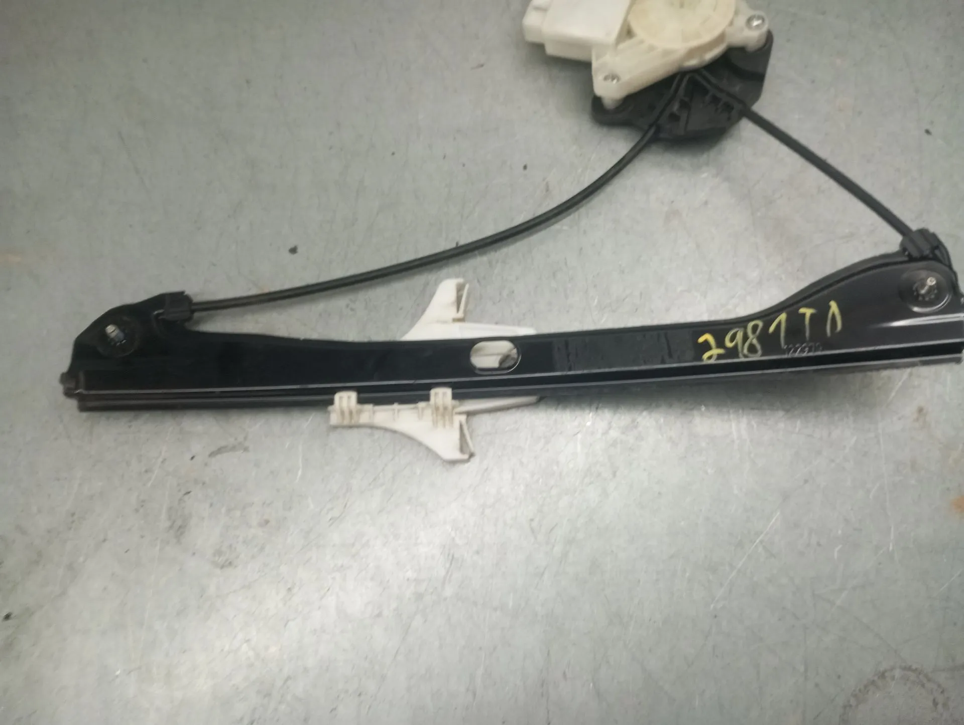 Elevalunas trasero derecho SKODA Fabia III Hatchback (NJ3) Imagem-1