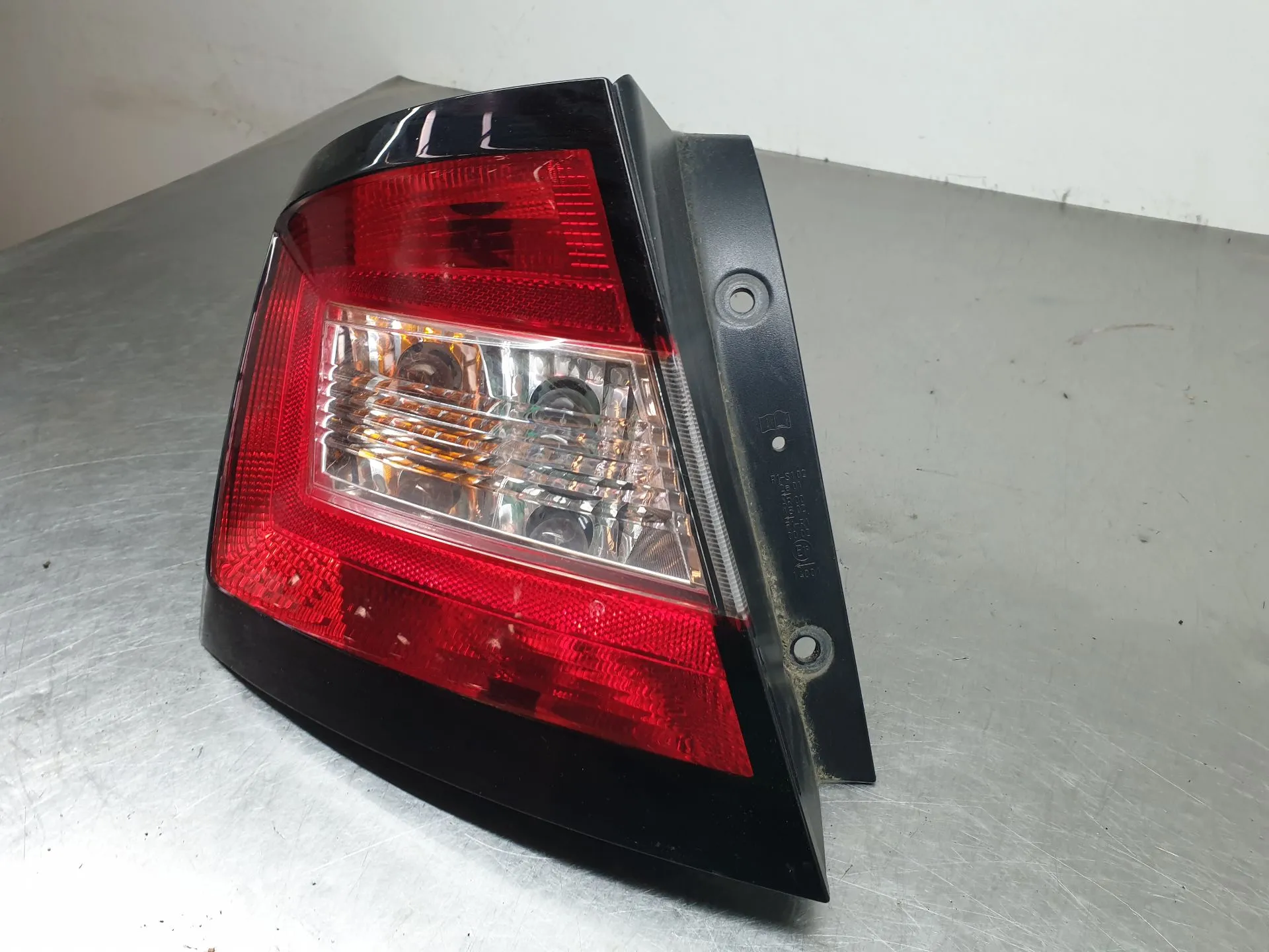 Feu arrière Gauche SKODA Fabia III Hatchback (NJ3) Imagem-2