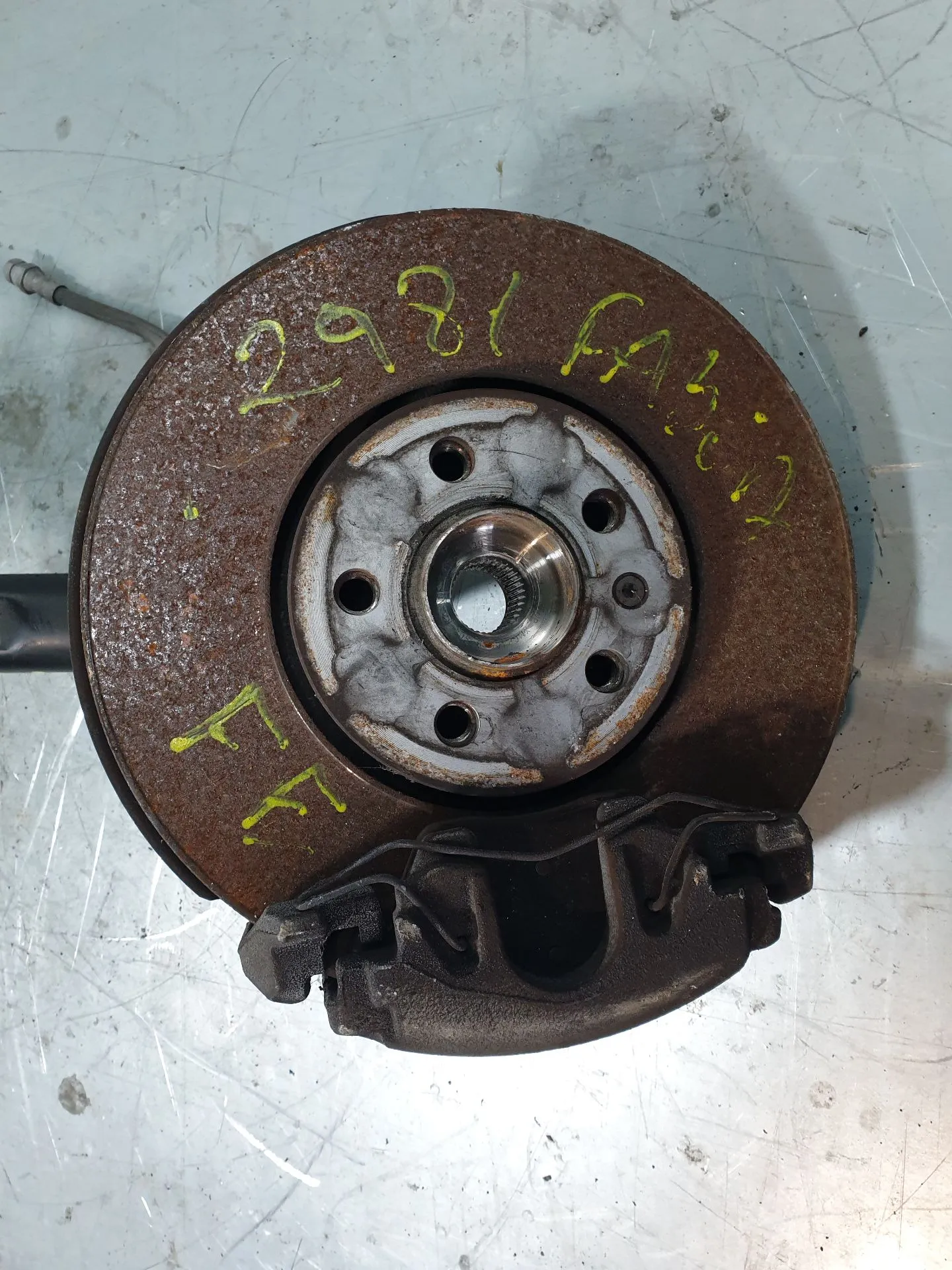 Mangueta delantera izquierda SKODA Fabia III Hatchback (NJ3)