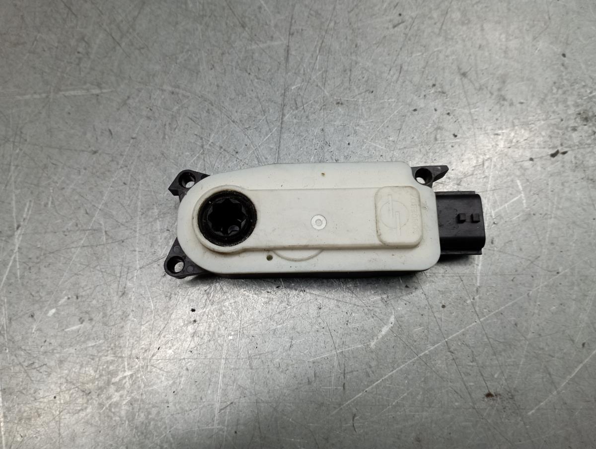 Motor del compuerta de la calefacción RENAULT Clio V (BF_)