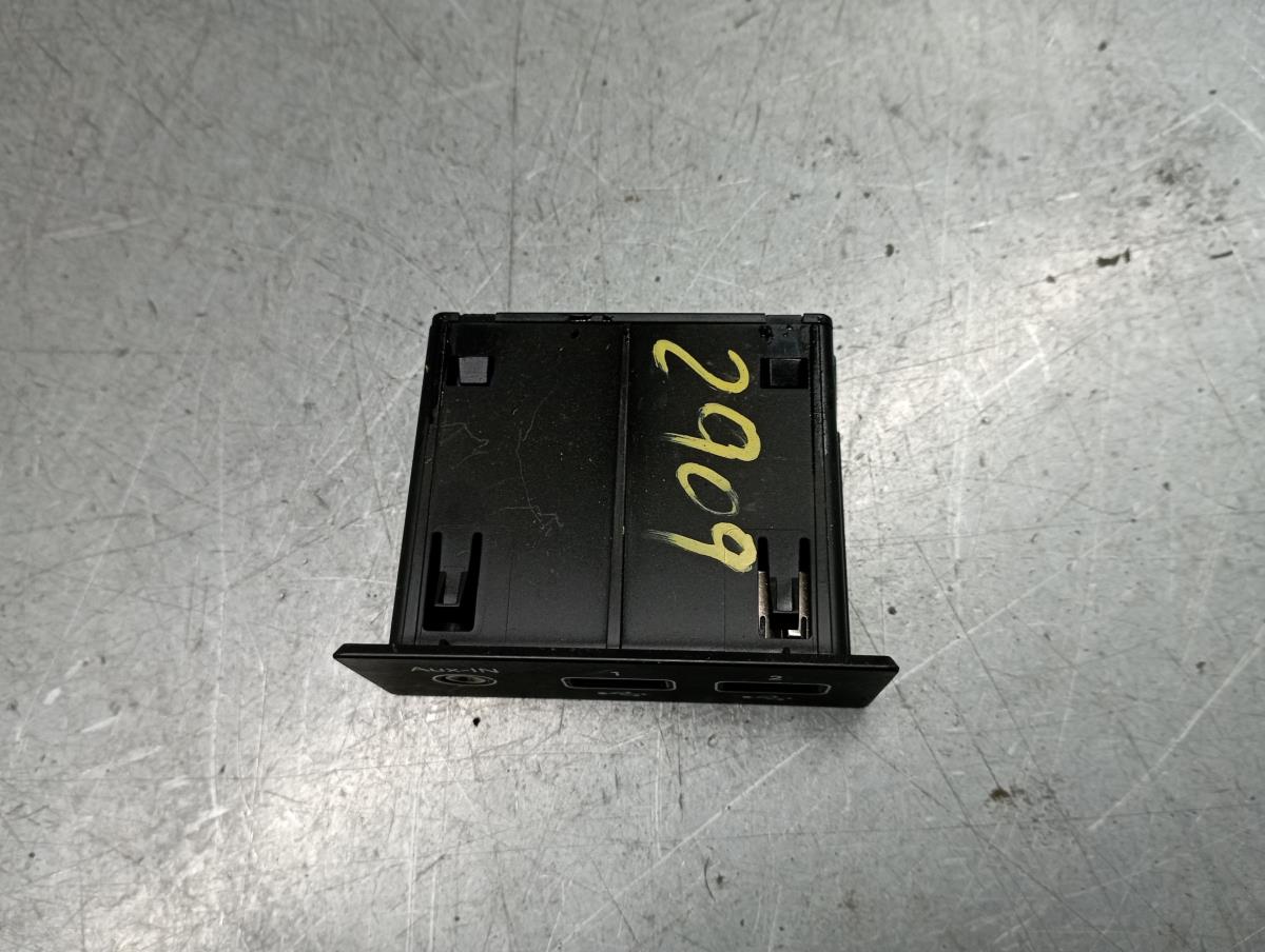 Módulo USB / AUX / IPOD RENAULT Clio V (BF_) Imagem-1