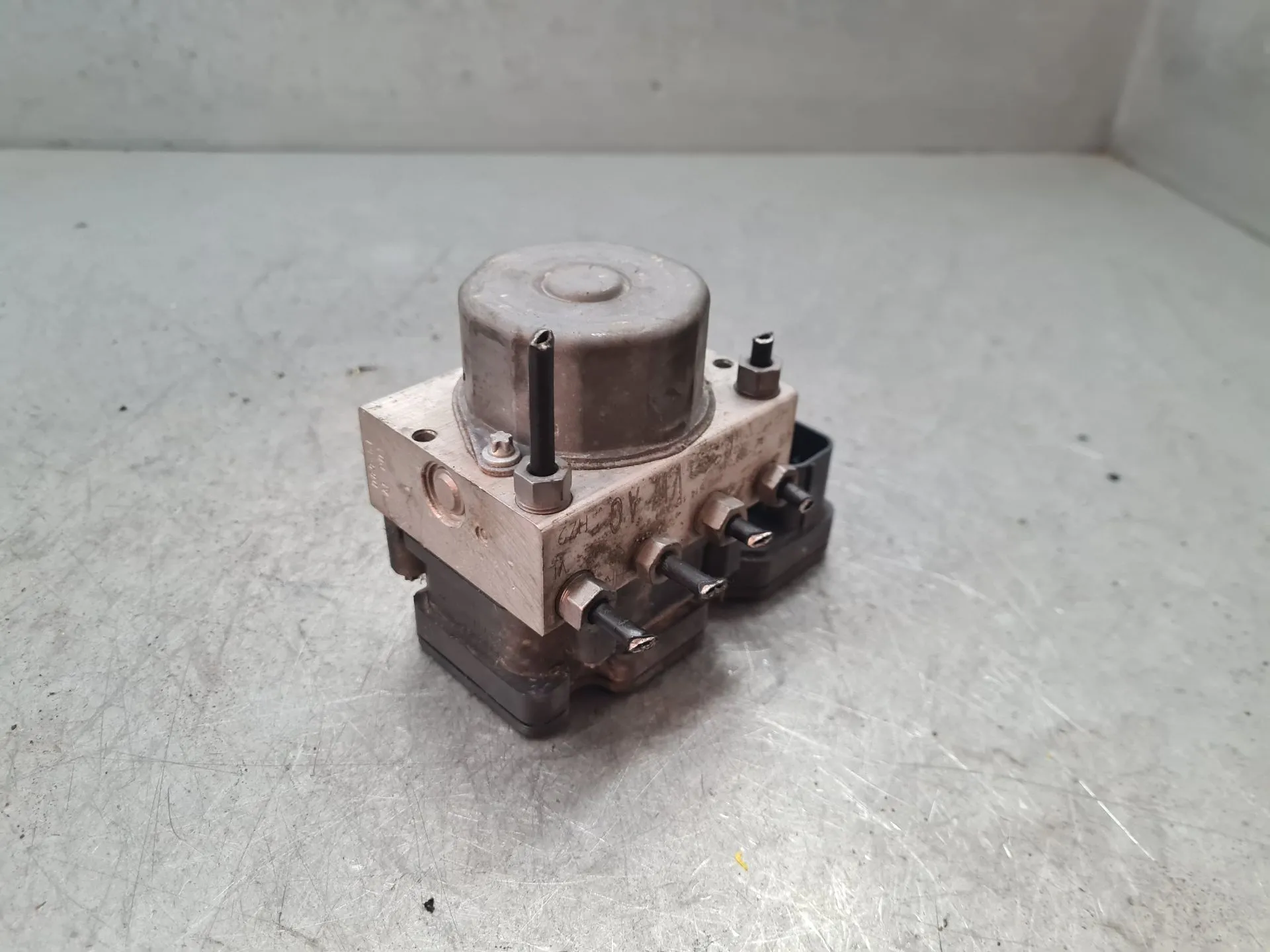 ABS SEAT Ibiza IV (6J5, 6P1) Imagem-1