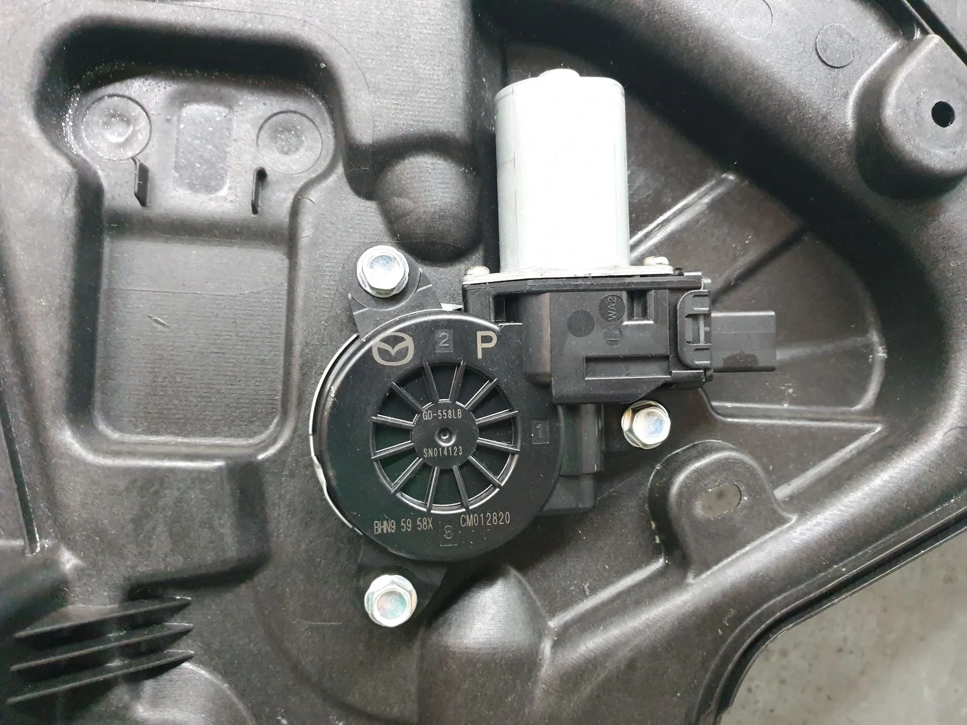 Lève-vitre avant gauche MAZDA 3 (BM) Imagem-3