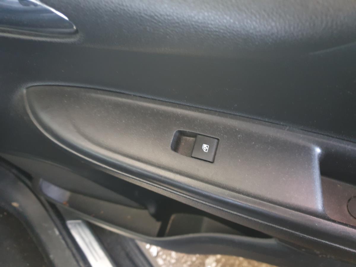 Mando / interruptor elevalunas delantero derecho OPEL Karl