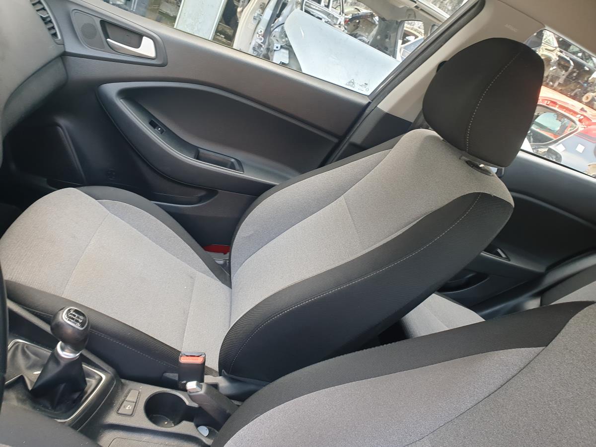 Seats set HYUNDAI i20 (GB)