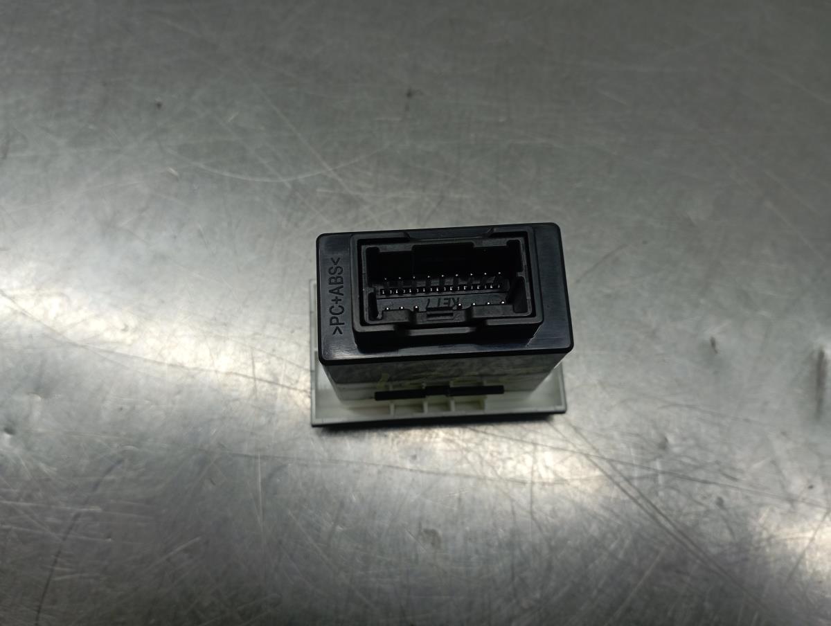 Módulo USB / AUX / IPOD KIA Rio IV (YB) Imagem-3