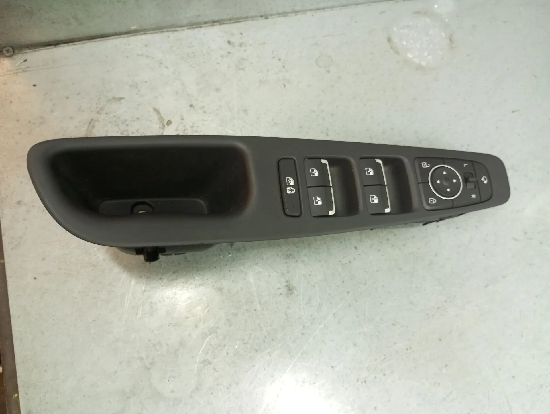 Mando / interruptor elevalunas delantero izquierdo HYUNDAI Santa Fé IV (TYM)