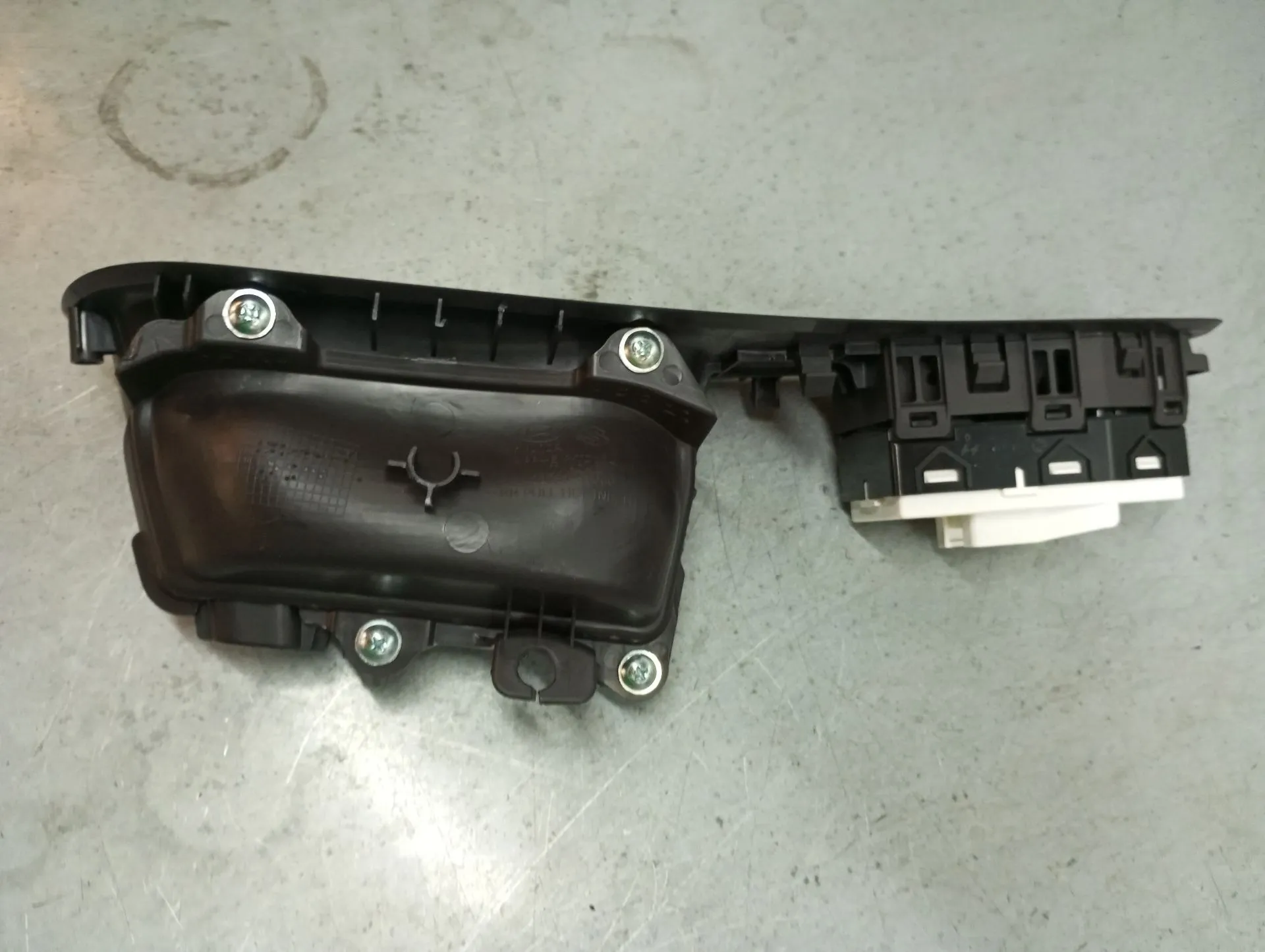 Mando / interruptor elevalunas trasero izquierdo HYUNDAI Santa Fé IV (TYM) Imagem-2