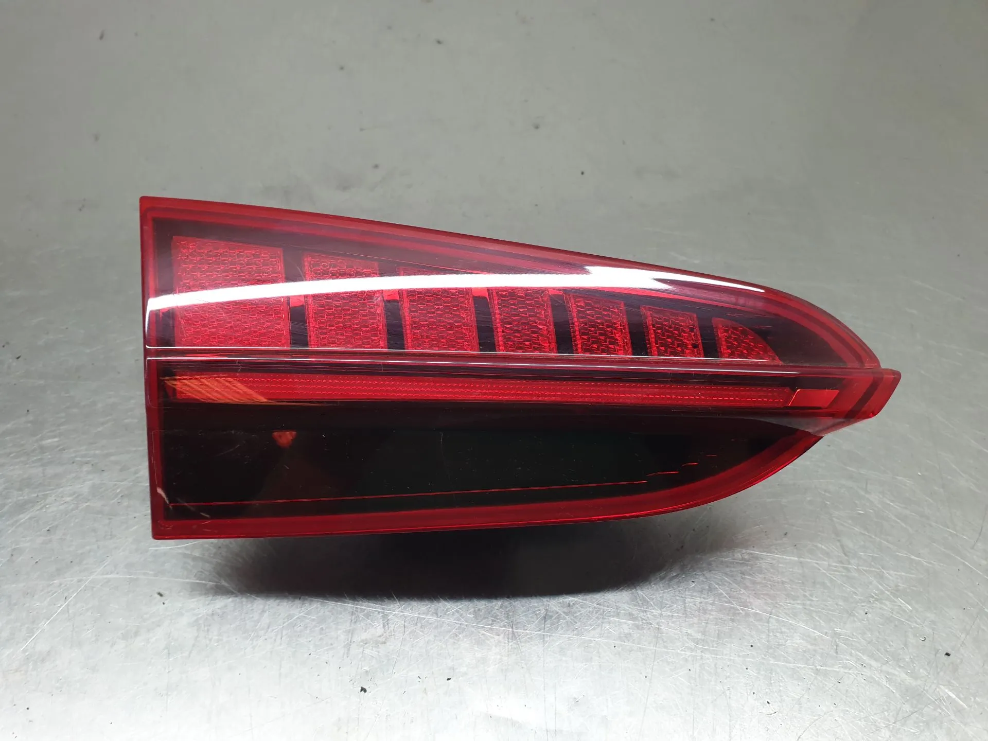 Feu de coffre Gauche HYUNDAI Santa Fé IV (TYM)