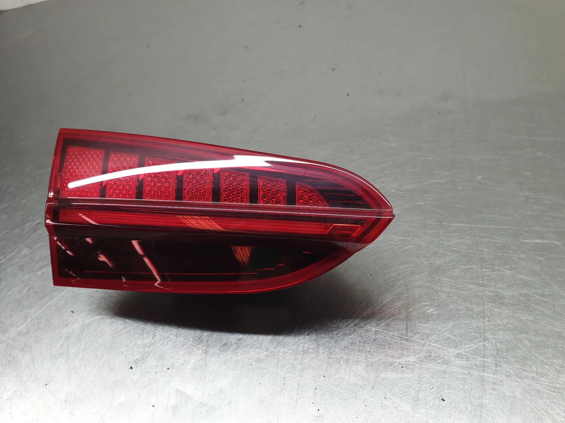 Feu de coffre Gauche HYUNDAI Santa Fé IV (TYM) Imagem-1